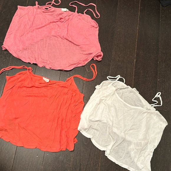 Cropped cute summer tanks - Picture 1 of 1